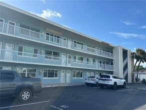 Building Photo - 6161 Gulf Winds Dr