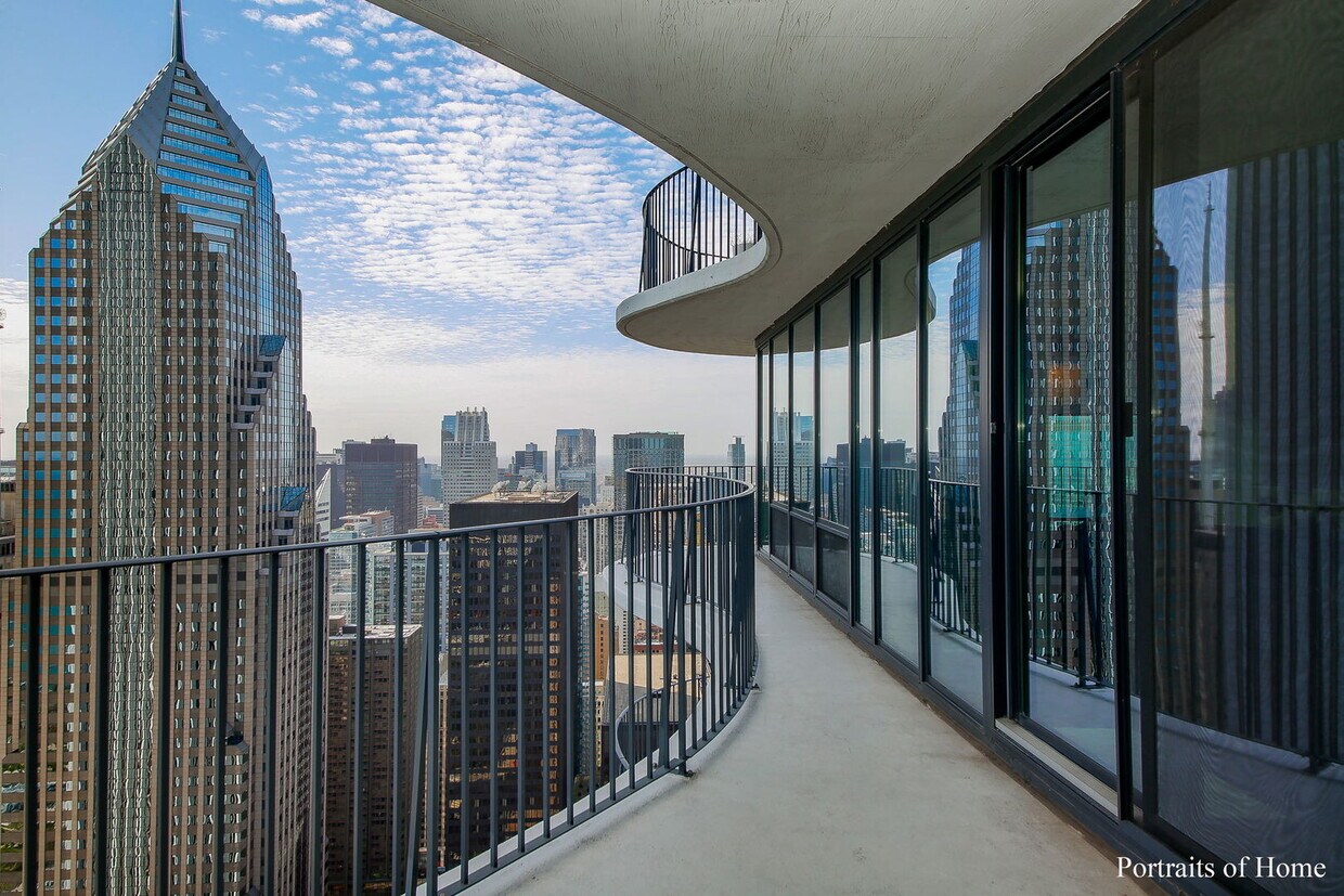 Foto principal - 200 N Columbus Dr
