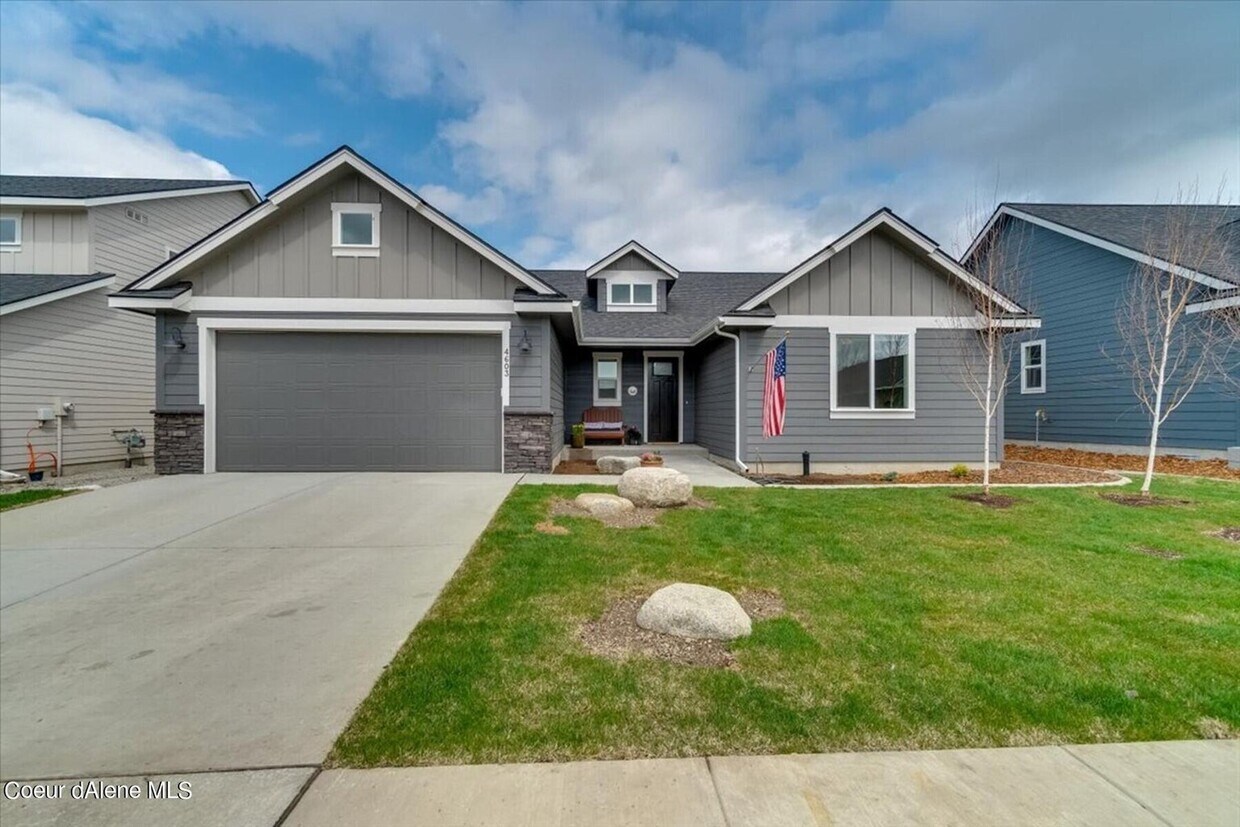 Front - 4603 E Corsac Fox Ave