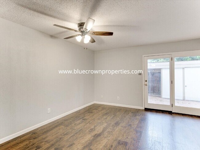 Building Photo - 462 Westview Terrace