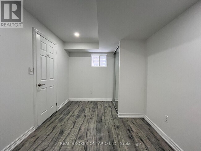 Photo du bâtiment - 7 Robert Green Crescent