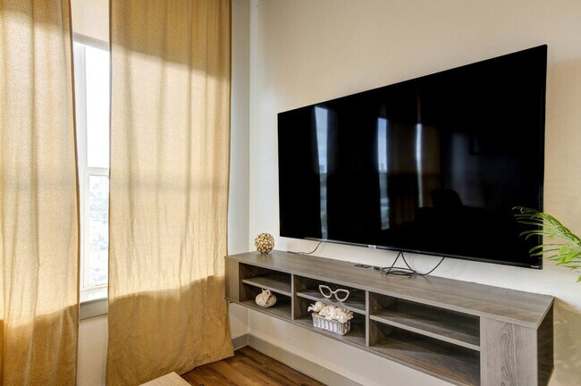 Foto del edificio - 1111 Shepherd Dr