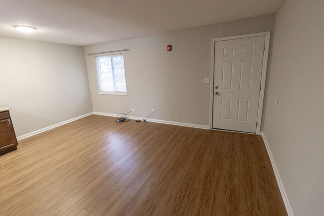 Building Photo - 105 N Garth Ave