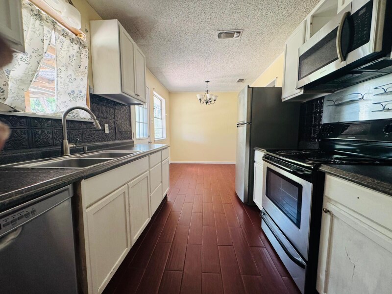 Foto del edificio - 1112 E 25th St