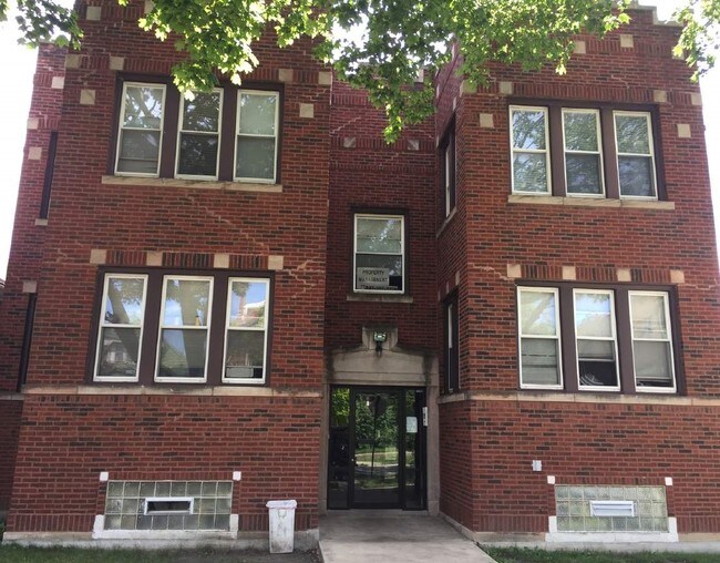 Building Photo - 8157 S Throop St
