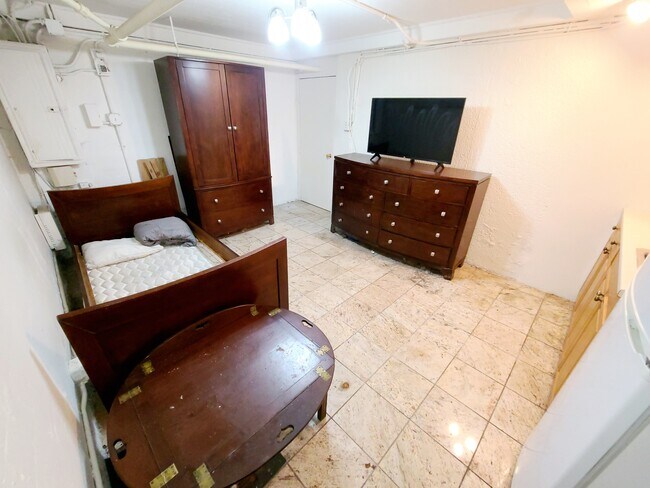 Foto del edificio - 300 Burns St