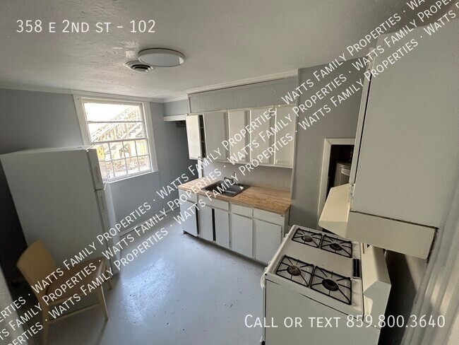 Building Photo - 358 E 2nd St #102