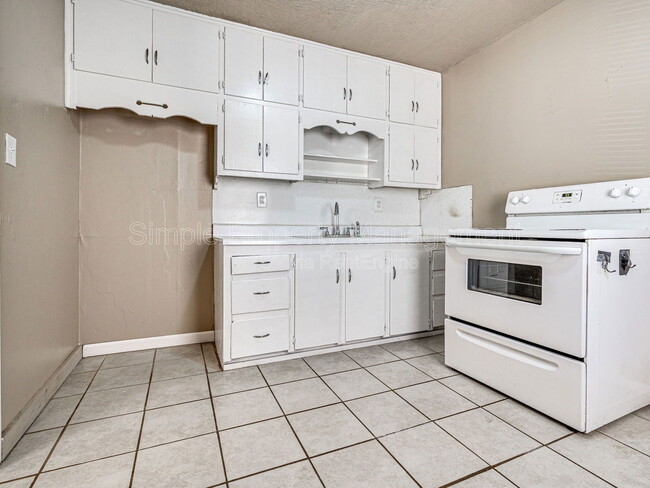 Foto del edificio - 4001 N Rockwell Ave