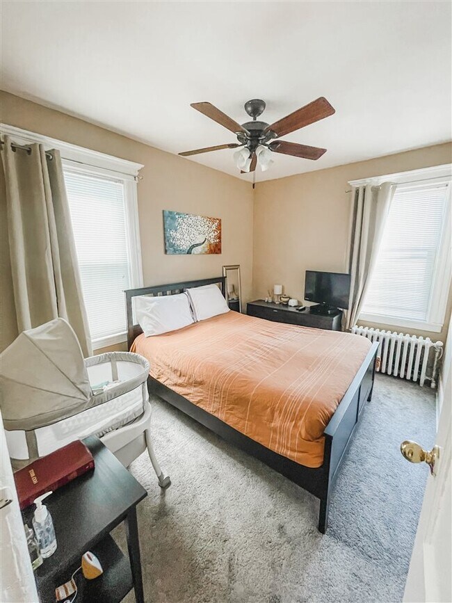 Building Photo - 74 W 6th St