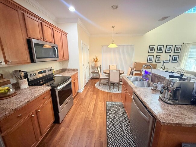 Foto del edificio - 1124 Fairway Ln