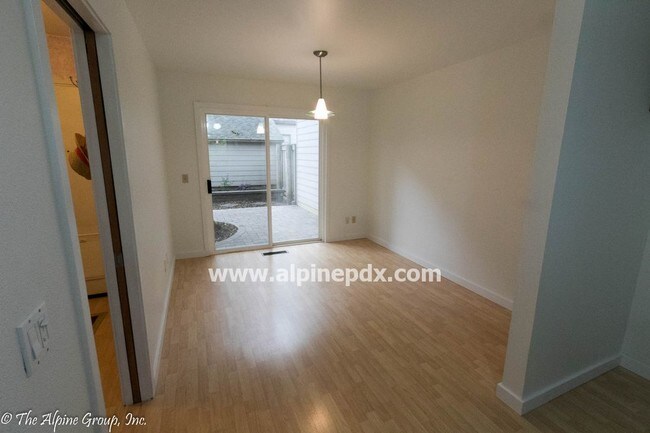 Building Photo - Great townhome in Central Park Condos