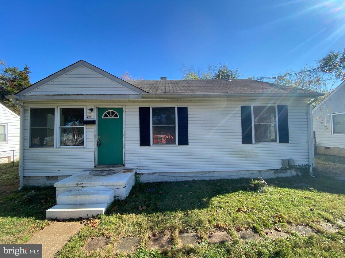 210 Frazier St, Fredericksburg, VA 22401 House Rental in