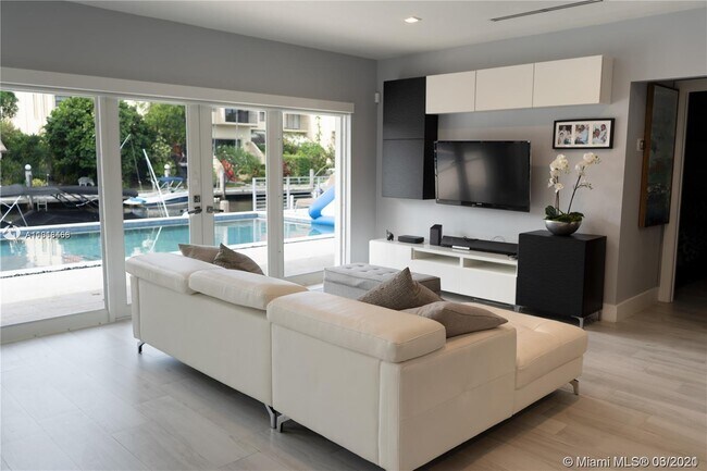 Foto del edificio - 1421 NE 104th St
