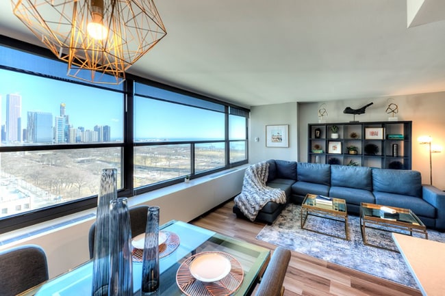 Photo - 1127 S Michigan Ave Apartment