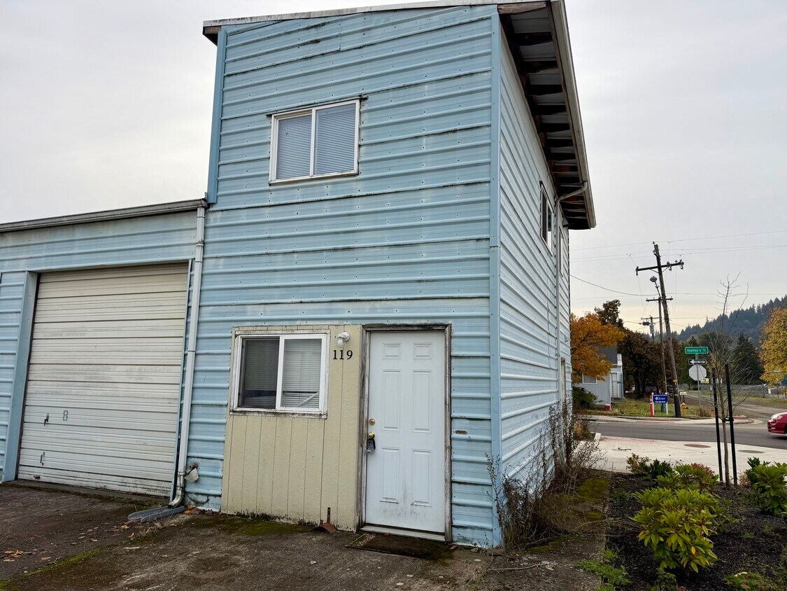 Primary Photo - 119 N 9th St