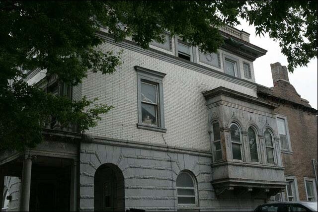 Building Photo - Historic Property