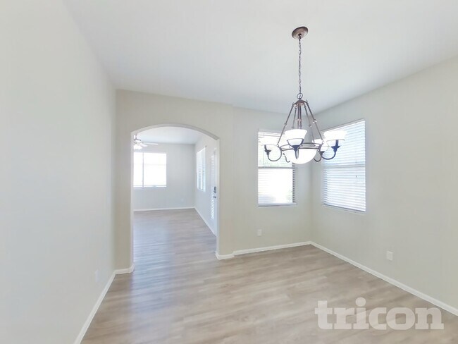 Building Photo - 30010 N Sedona Pl