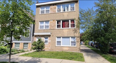 Building Photo - 6101 N Paulina St