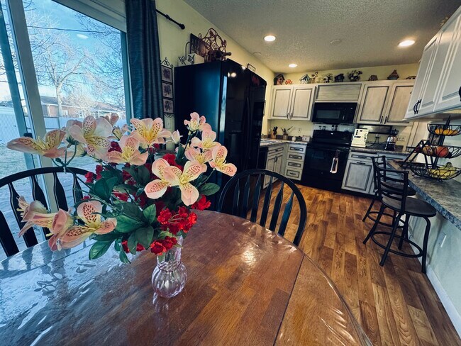 Building Photo - 100 Lawley Dr