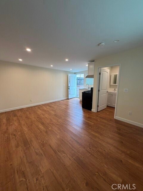 Foto del edificio - 1358 E Harvard St