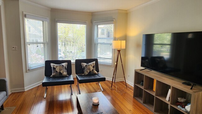 Foto del edificio - 4118 N Kedzie Ave