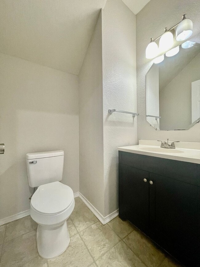 Building Photo - Spacious Home with Multiple Outdoor Living...