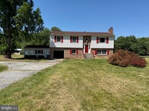Building Photo - 16400 Candy Hill Rd