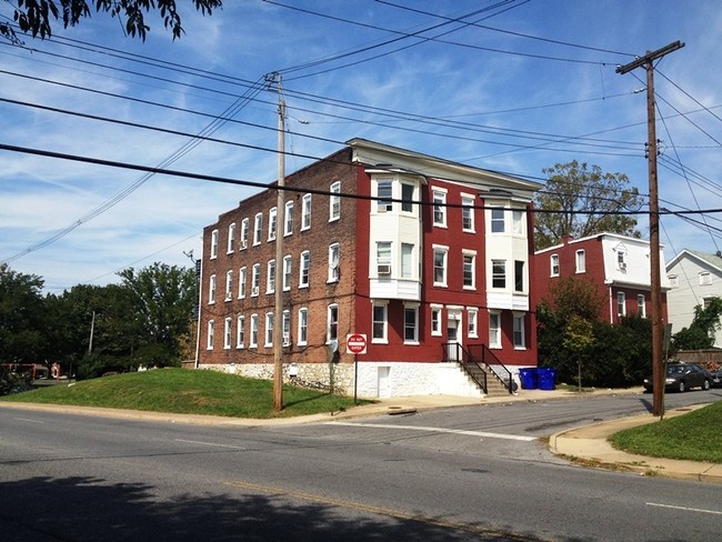 Building Photo - 111 Elizabeth St