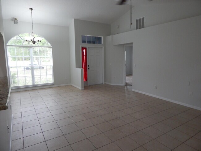 Foto del edificio - 132 SW Elderberry Dr