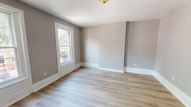 Building Photo - 203 Spring St