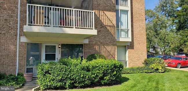 Foto del edificio - 2655 Redcoat Dr