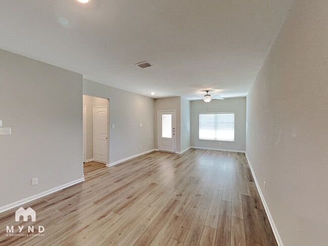 Building Photo - 9107 Crestway Rd