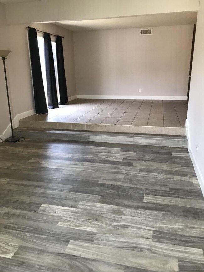 Building Photo - 2 bedroom in Sacramento CA 95827