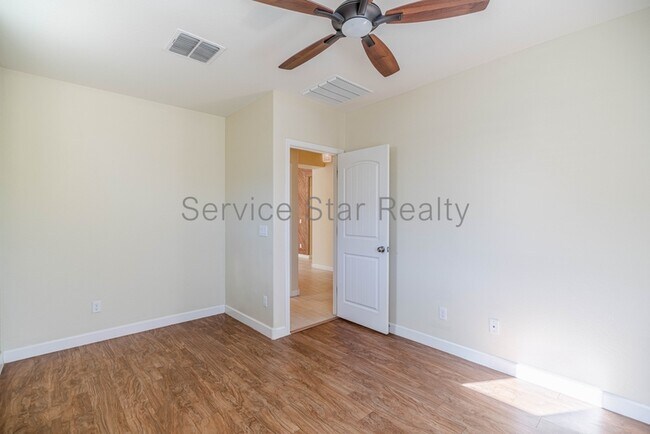 Building Photo - 28844 N 40th Pl