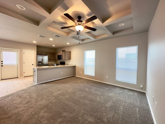 Building Photo - Charming Rent Ready Unit Available!