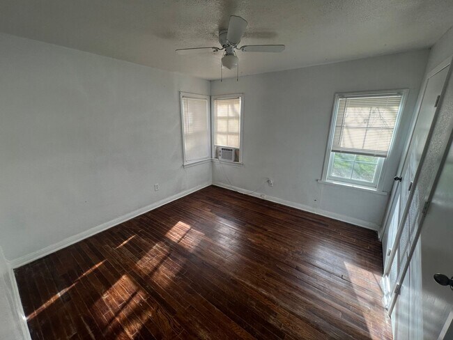 Foto del edificio - 2 Bed 1 Bath Home