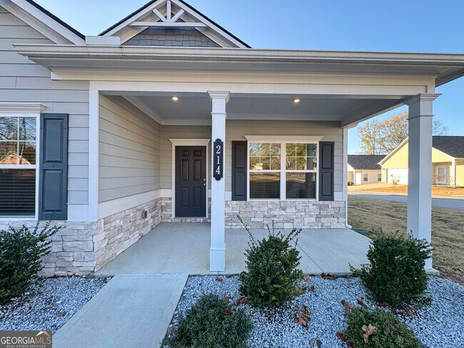 Foto del edificio - 214 N Dogwood St