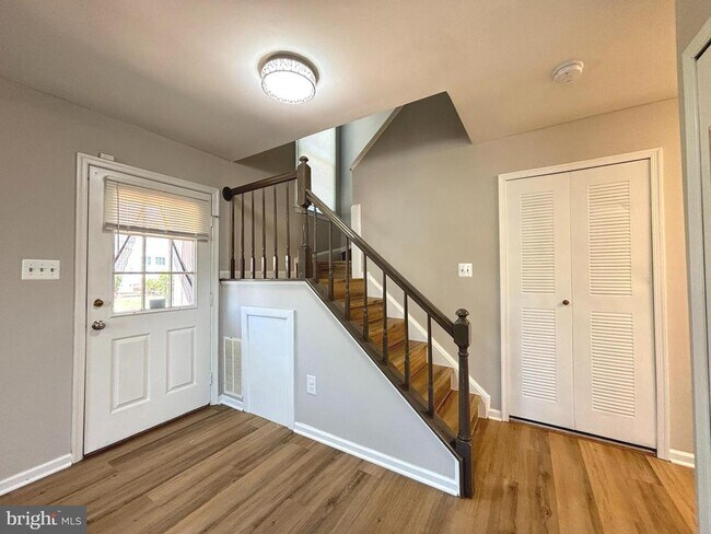 Foto del edificio - 14421 Gringsby Ct