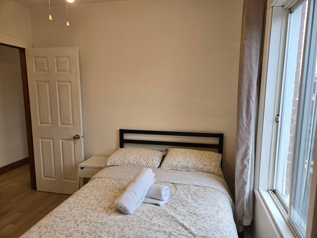 Building Photo - 6874 Rue Hurteau