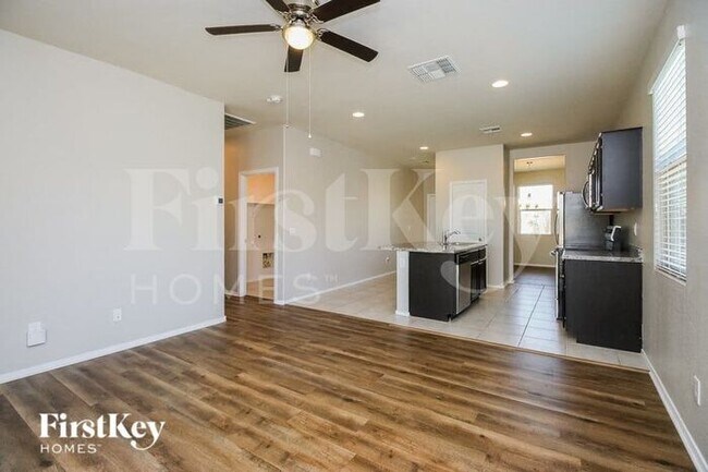 Foto del edificio - 11534 E Cliffrose Ln