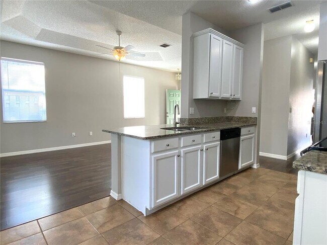 Foto del edificio - 918 Glen Abbey Cir