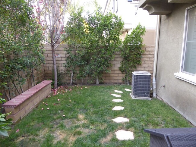Building Photo - COMING SOON! 3-Bedroom Townhome with Priva...