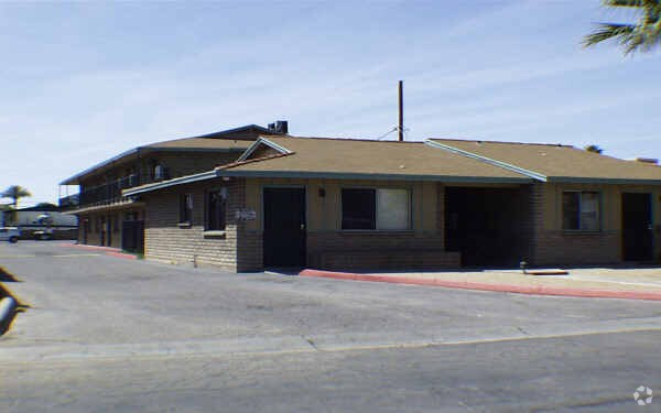 Foto del edificio - Los Amigos Apartments