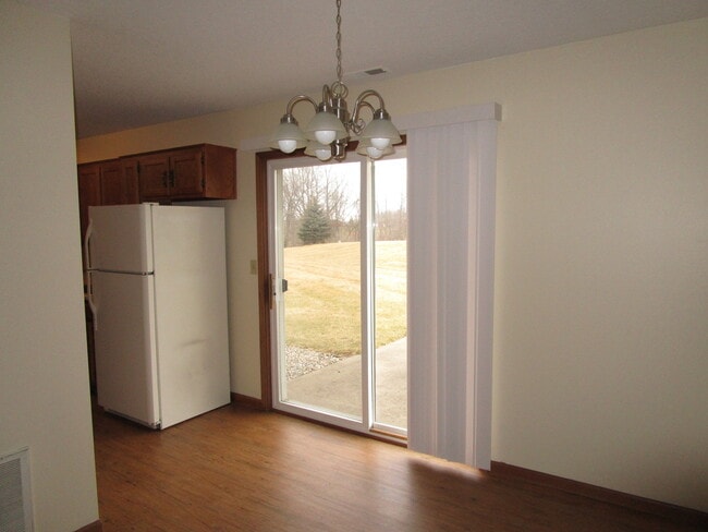 Building Photo - New Listing in Albion!!!