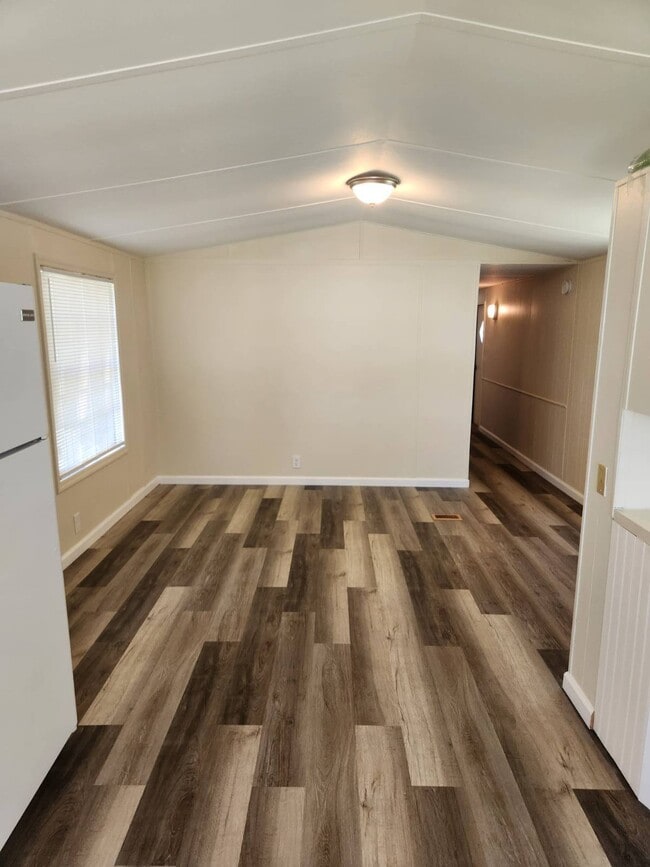 Building Photo - 180 Dixon Rd