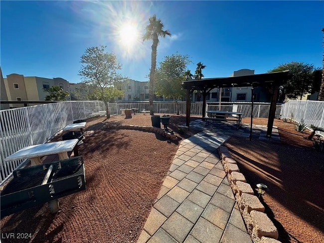 Building Photo - 2056 Mesquite Ln