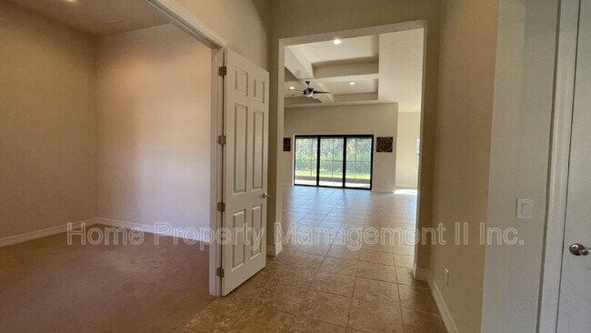Building Photo - 4836 SW Gossamer Cir