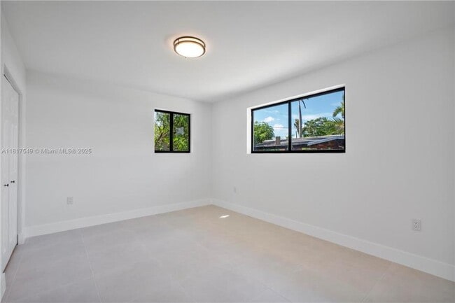 Building Photo - 2 bedroom in North Miami FL 33161