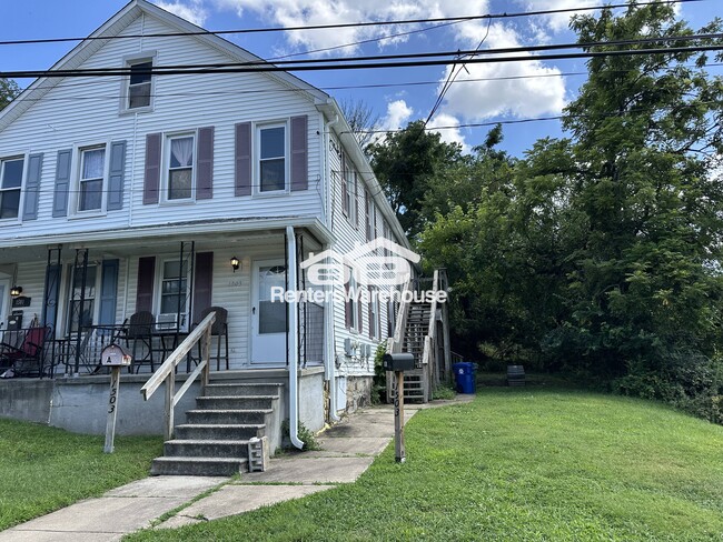 Building Photo - 1503 Cox St