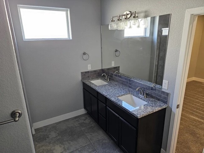 Building Photo - 4212 Valdez Ct NE